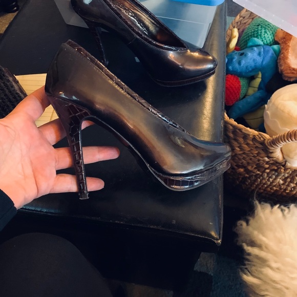 Shoes - Picture 2 of 10